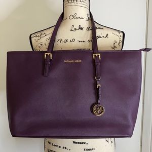 MICHAEL KORS MEDIUM TOP-ZIP MULTIFUNCTION TOTE